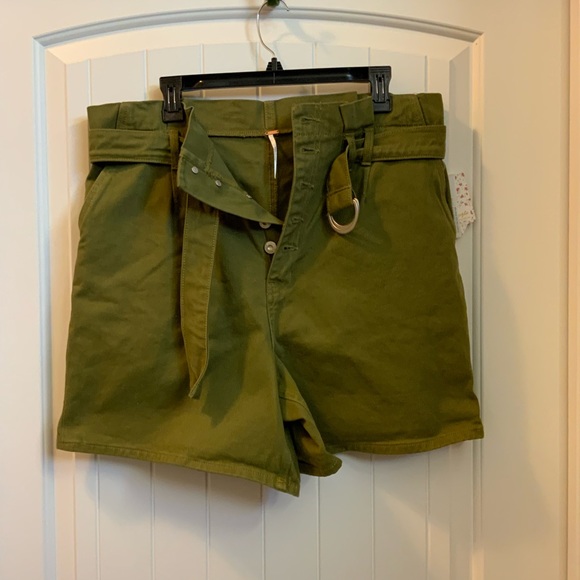 NWT Free People button fly shorts with paper bag waist, size 12 - Picture 2 of 5